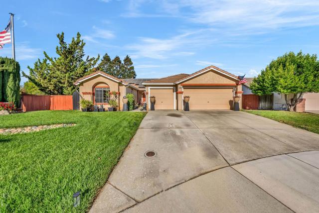6370 Raspberry Court, Gilroy CA: https://media.crmls.org/mediaz/fd13f2f3-b400-47ad-b3e1-bd6e4f2e0ca7.jpg