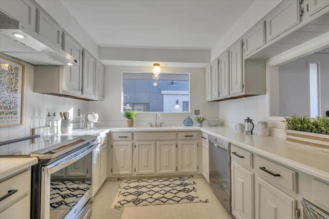 103 Darlington ln, Soquel CA: https://media.crmls.org/mediaz/fd13f402-c8a0-466d-a0e2-9a2b77ff4271.jpg