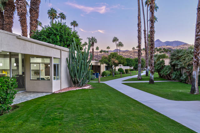 314 Desert Lakes Drive, Palm Springs CA: https://media.crmls.org/mediaz/fd152b94-81fa-4ea9-beab-cb1691599fb5.jpg