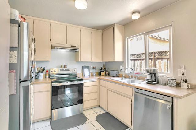 9124 Connell Court, Gilroy CA: https://media.crmls.org/mediaz/fd16519b-c719-4e77-8128-0447bc1ede0a.jpg