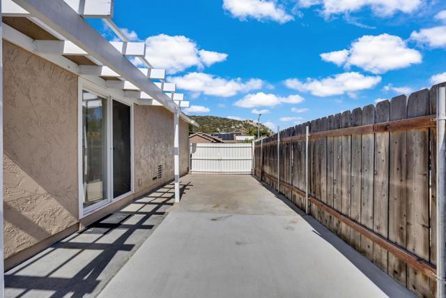 Home for Sale in Lakeside