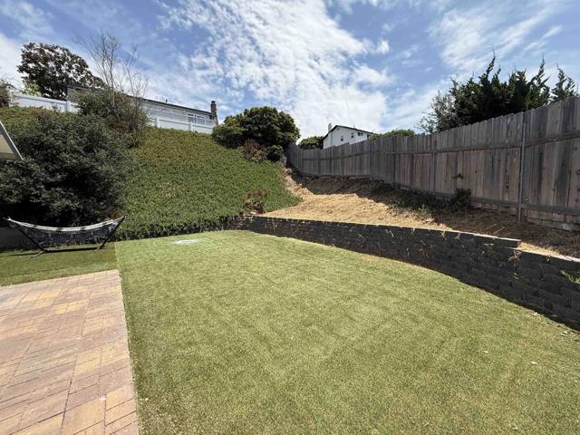 Detail Gallery Image 32 of 37 For 3570 Tony Dr, San Diego,  CA 92122 - 4 Beds | 2/1 Baths