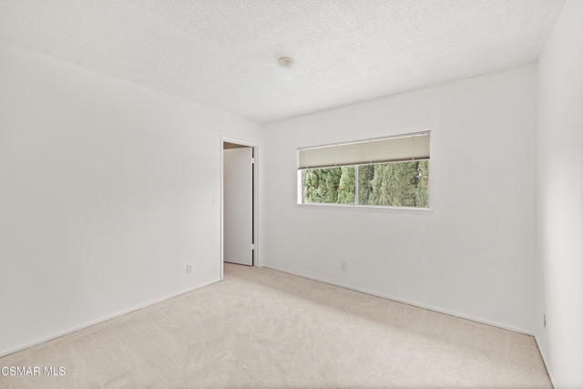 2385 N Justin Avenue, Simi Valley CA: https://media.crmls.org/mediaz/fd172b6b-44b4-4716-a1a8-d0fe2bf17caa.jpg