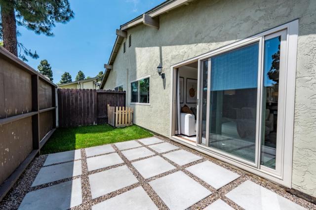 3575 Guava Way, Oceanside CA: https://media.crmls.org/mediaz/fd178195-f2a8-4078-8444-1b3ce0699c73.jpg