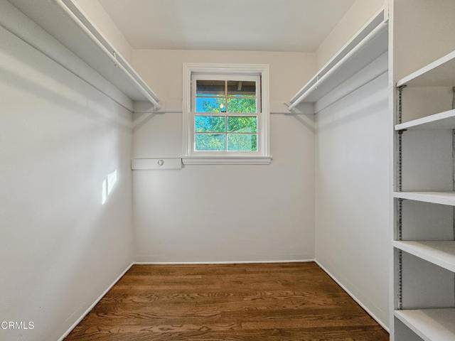 5028 El Adobe Lane, La Crescenta CA: https://media.crmls.org/mediaz/fd19140e-4813-45d3-b729-cd66f698c698.jpg
