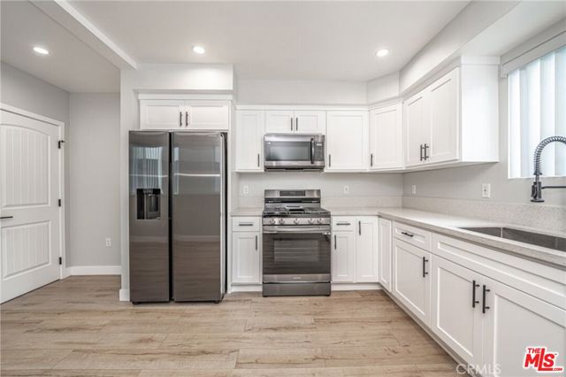 433 W Gage Avenue, Los Angeles CA: https://media.crmls.org/mediaz/fd1a3ebf-9beb-41df-9a83-360284ff4d7b.jpg