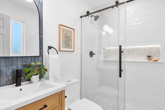 Detail Gallery Image 14 of 26 For 4947 Luna Dr, Oceanside,  CA 92057 - 3 Beds | 2 Baths