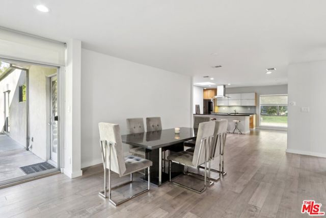 15539 Hamner Drive, Los Angeles CA: https://media.crmls.org/mediaz/fd1b6323-b151-4629-9ebe-1c61f963d546.jpg