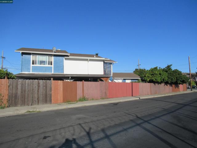 615 15Th St, Richmond CA: https://media.crmls.org/mediaz/fd1ba6db-5877-42c5-a3f2-09e9f4fb31f6.jpg