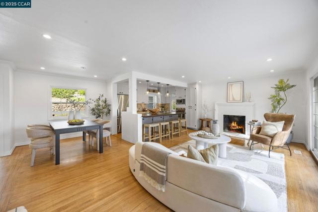 110 Twin Peaks Drive, Walnut Creek CA: https://media.crmls.org/mediaz/fd1c1a92-5d23-4ea4-9455-b855117ade1b.jpg