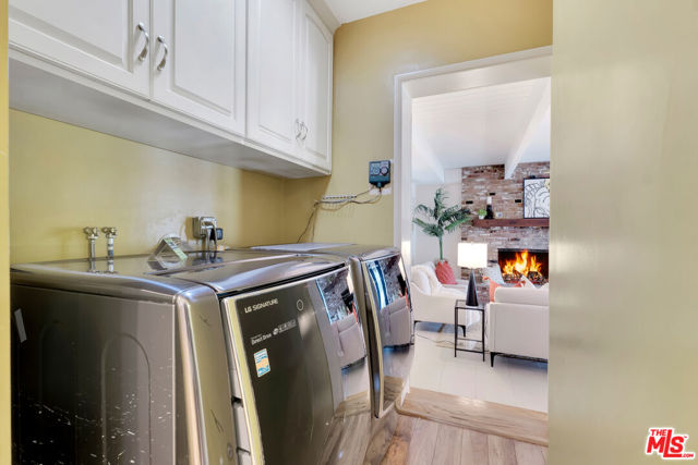 10945 Stever Street, Culver City CA: https://media.crmls.org/mediaz/fd1c3050-5131-4490-9472-80413b2b748e.jpg