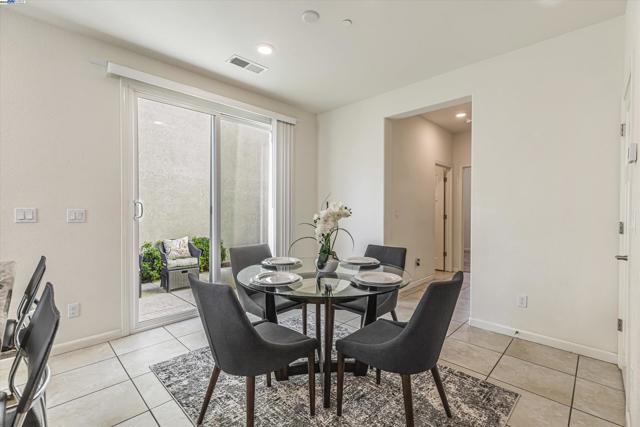 2024 Honey Church Pl, Roseville CA: https://media.crmls.org/mediaz/fd1c682d-40c8-409c-bd83-4407687262d8.jpg