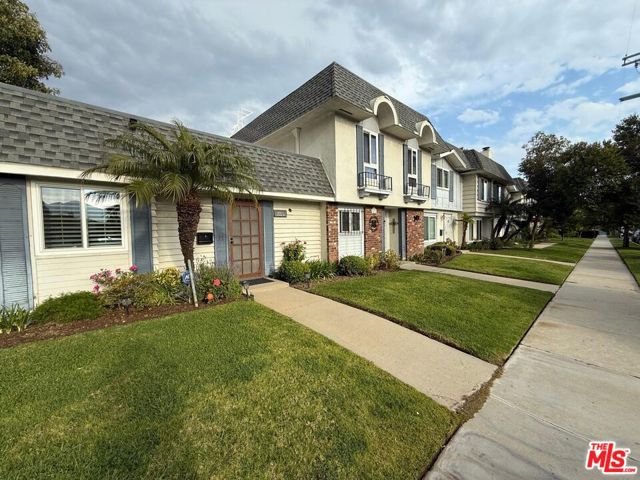 10234 Oklahoma Avenue, Chatsworth CA: https://media.crmls.org/mediaz/fd1c7790-78b1-4413-9aa3-e23083fff74d.jpg