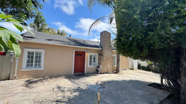 315 Garden Street, East Palo Alto CA: https://media.crmls.org/mediaz/fd1c7f37-7ba9-4ee4-b671-f60effa64955.jpg