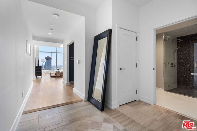Image 17 of 45 For 900 Olympic Boulevard 33i