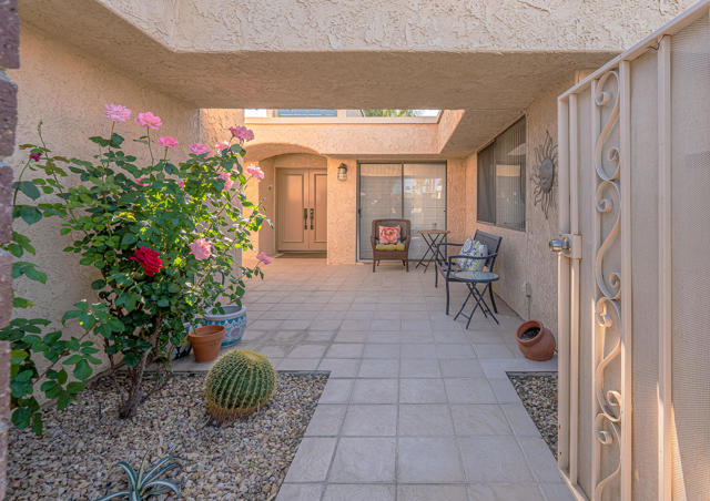 68697 Cll Tortosa, Cathedral City CA: https://media.crmls.org/mediaz/fd1cdefe-775e-49af-8eb2-694d6da840bd.jpg