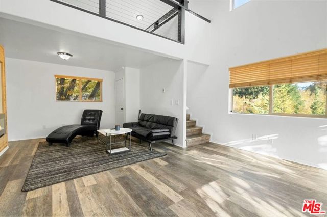 993 Cameron Drive, Big Bear CA: https://media.crmls.org/mediaz/fd1ce639-b892-4c49-9e2a-4fde277da04e.jpg