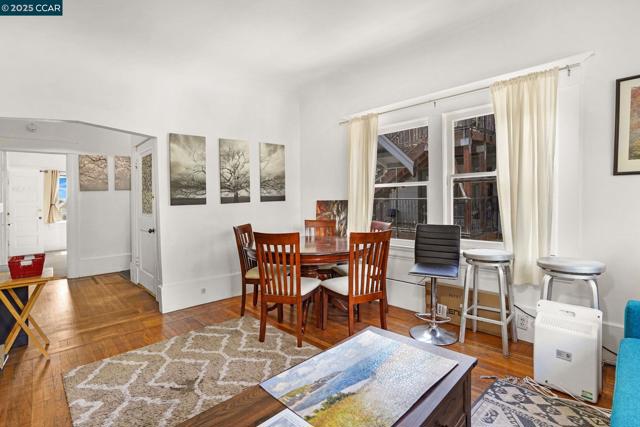 2006 Parker St, Berkeley CA: https://media.crmls.org/mediaz/fd1d8351-660e-4142-a9c5-382bb6a53d23.jpg
