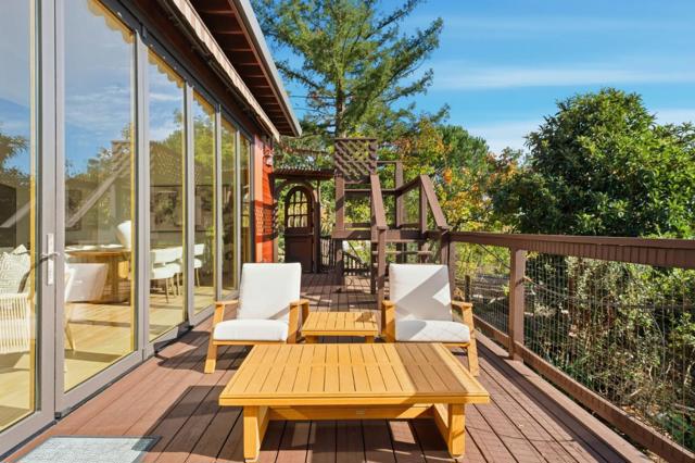 711 W California Way, Redwood City CA: https://media.crmls.org/mediaz/fd1df9d0-9058-4446-ba25-b512138f20eb.jpg