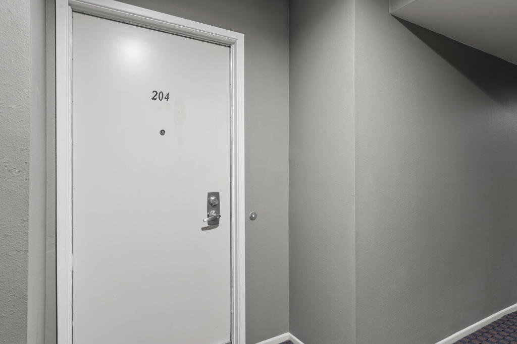 https://media.crmls.org/mediaz/fd1fa5a6-402f-4aa8-97f5-0d7c362f66d8.jpg?preset=X-Large