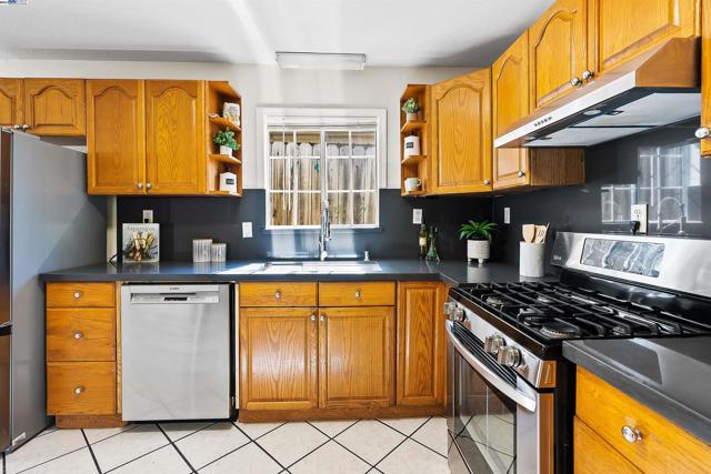 Image 7 of 27 For 24540 Margaret Dr