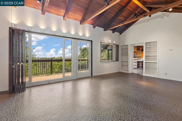 37 La Madronal, Orinda CA: https://media.crmls.org/mediaz/fd20290b-932a-4815-992d-00609054ce12.jpg