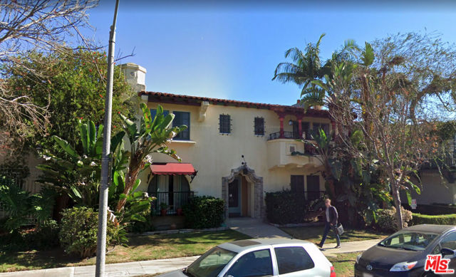 144 S Elm Drive Beverly Hills, California Concord is pleased to present a rare 8 units Multifamily opportunity in the heart of Beverly Hills. This charming and well - kept asset features strong existing income and tremendous upside in rents.Located 2 blocks from the iconic Golden Triangle and numerous world - class retailers and eateries.First time on the market in over 70 Years.The Property consist of large 8 - 1 Bedrooms, and a total sq ft of 6,468 sqft.