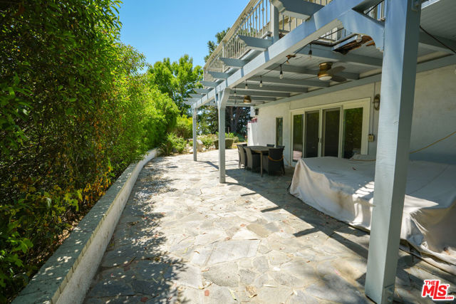 19616 Pine Valley Avenue, Porter Ranch CA: https://media.crmls.org/mediaz/fd219da8-c06c-45df-a32d-6bf380324fe3.jpg