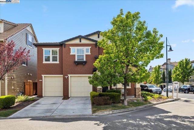 4875 Thorndike Ln, Dublin CA: https://media.crmls.org/mediaz/fd21e9f8-f4aa-487e-b88e-7c0e4e1626dc.jpg