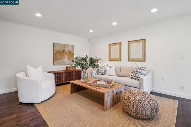 1023 Ameno Court, Lafayette CA: https://media.crmls.org/mediaz/fd227ac3-422b-438e-acc3-01e6a353c747.jpg
