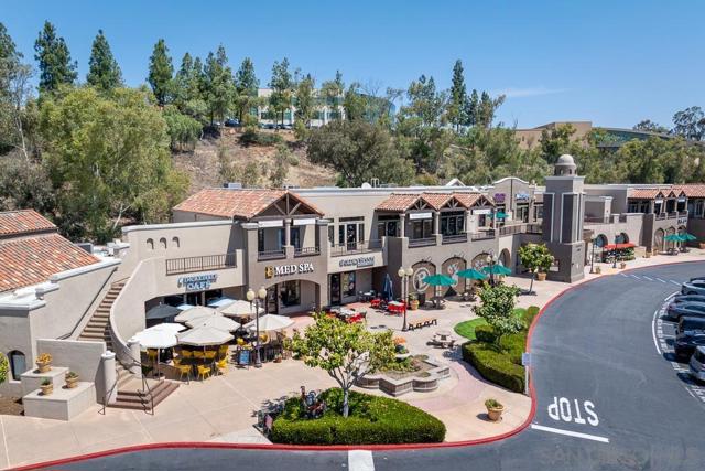 11289 Silver Buckle Way, San Diego CA: https://media.crmls.org/mediaz/fd22c6de-a61e-42ba-9a71-024708b4d834.jpg