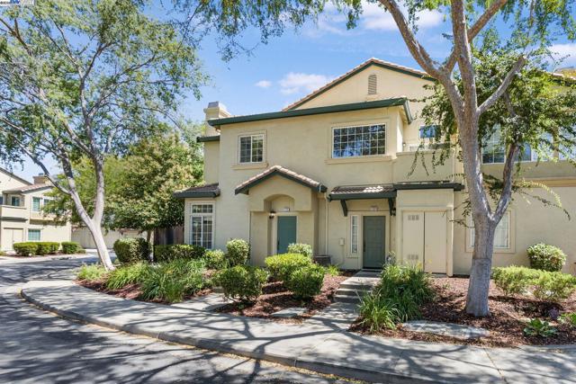 4120 Lucca Ct, Pleasanton CA: https://media.crmls.org/mediaz/fd22cb27-7b31-4da3-af3f-868af8f959aa.jpg