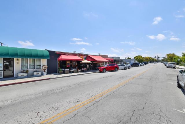 1621 Brittan Avenue, San Carlos CA: https://media.crmls.org/mediaz/fd2336a1-1660-4203-8747-c37d57b38f08.jpg