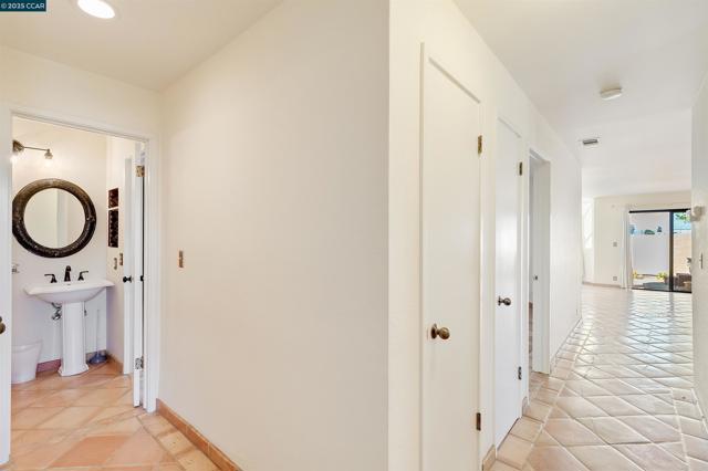 171 Nantucket Ln, Vallejo CA: https://media.crmls.org/mediaz/fd23e412-e094-45fe-8fd6-37ff62687b02.jpg