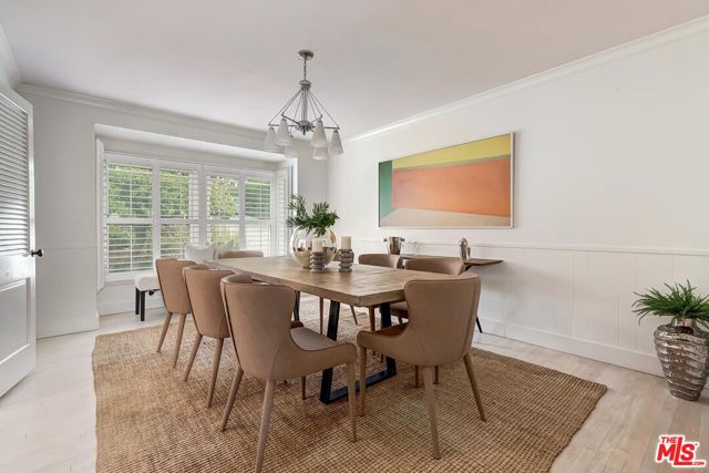 2541 Park Oak Drive, Los Angeles CA: https://media.crmls.org/mediaz/fd254a0d-6d4c-4c16-98e2-0726fd5262b7.jpg