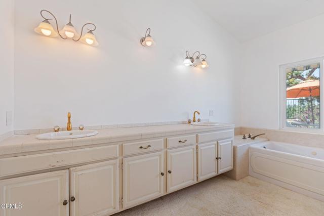 Detail Gallery Image 18 of 35 For 4078 Bending Oak Ct, Moorpark,  CA 93021 - 3 Beds | 2/1 Baths