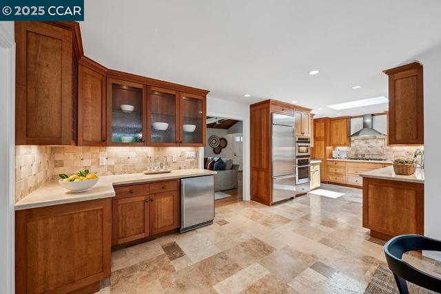 3159 Lucas Dr, Lafayette CA: https://media.crmls.org/mediaz/fd25de77-2a0a-40e4-979b-5b359a7c509d.jpg
