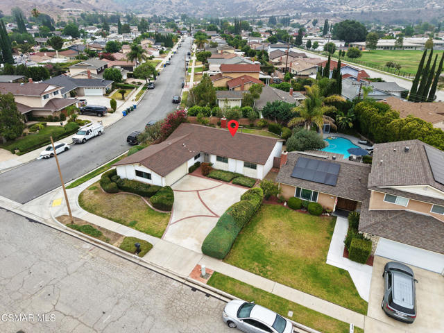 2152 Rockdale Avenue, Simi Valley CA: https://media.crmls.org/mediaz/fd26b074-4297-4dde-abb0-53b8ef537339.jpg