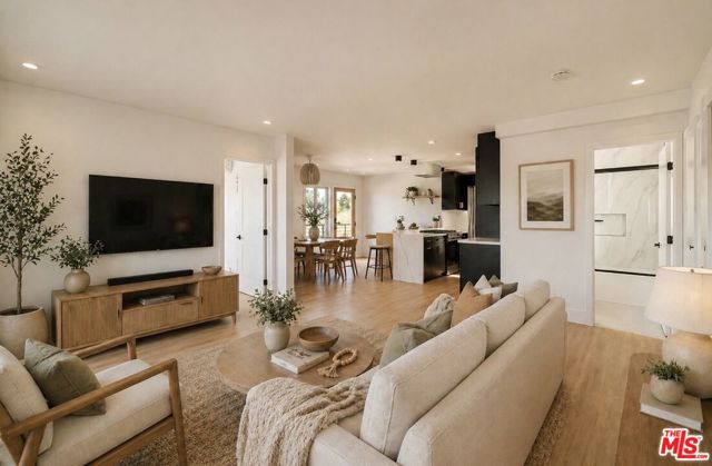 4015 Grand View Boulevard photo 1
