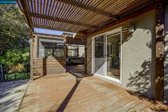 Image 34 of 39 For 822 Rose Dr