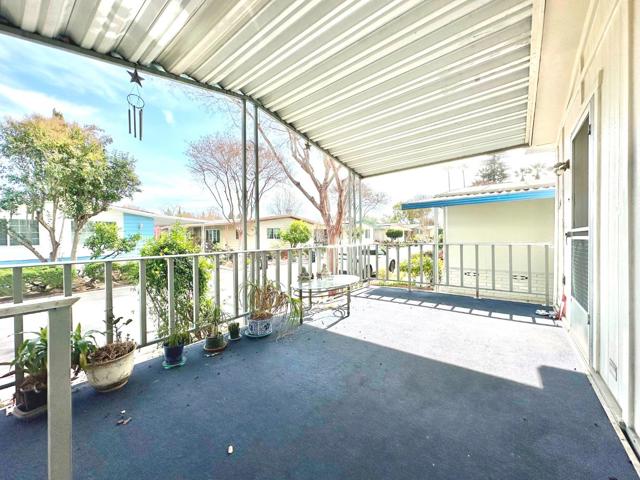 2885 Moss Hollow Drive, San Jose CA: https://media.crmls.org/mediaz/fd2739b1-aa92-4d2b-b1ca-8f571018a3c5.jpg