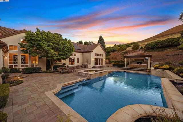 24 Timberview Ct., Danville CA: https://media.crmls.org/mediaz/fd274779-a16a-4ddb-aacc-093ae9070638.jpg