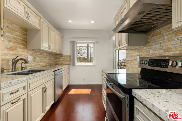 Drew Fenton | 289 S Barrington Avenue Los Angeles CA | MLS: 7268820 Drew Fenton | 289 S Barrington Avenue Los Angeles CA | MLS: 7268820