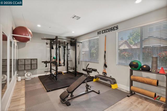 96 Heritage Way, Brentwood CA: https://media.crmls.org/mediaz/fd27a084-7744-4e24-b85d-8e2d53522e76.jpg