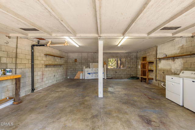 11220 N Ventura Avenue, Ojai CA: https://media.crmls.org/mediaz/fd281136-e13b-4c48-bccc-18a76c038c54.jpg