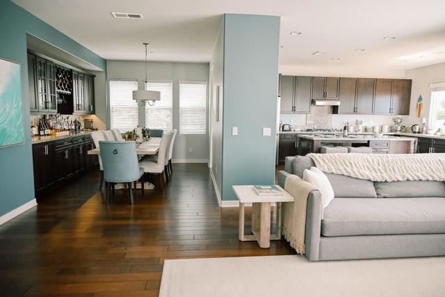 7303 Sitio Castano, Carlsbad CA: https://media.crmls.org/mediaz/fd282849-9abf-47bb-a389-2f0046424a5c.jpg