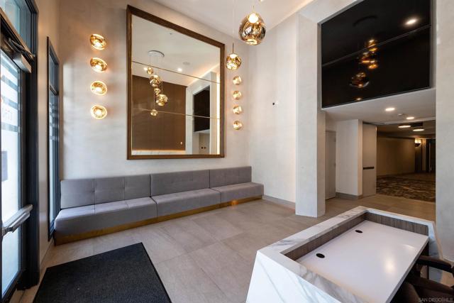 1750 Kettner Blvd, San Diego CA: https://media.crmls.org/mediaz/fd286e3c-fe36-455d-9c8b-ab4723ba6b48.jpg