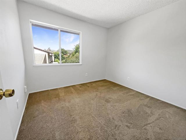 11476 Matinal Cir, San Diego CA: https://media.crmls.org/mediaz/fd28ea6d-70bc-4509-8a86-bf8ad3c8a4ec.jpg