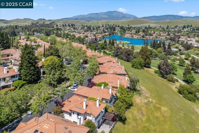 771 Lakemont PL, San Ramon CA: https://media.crmls.org/mediaz/fd29fb6a-7cfb-4221-abf4-81dd38afd066.jpg