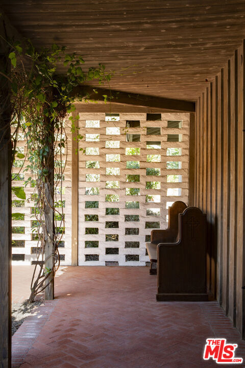 770 Via Manana, Montecito CA: https://media.crmls.org/mediaz/fd2a47ed-9a75-478a-892f-a3ac34bc9d05.jpg